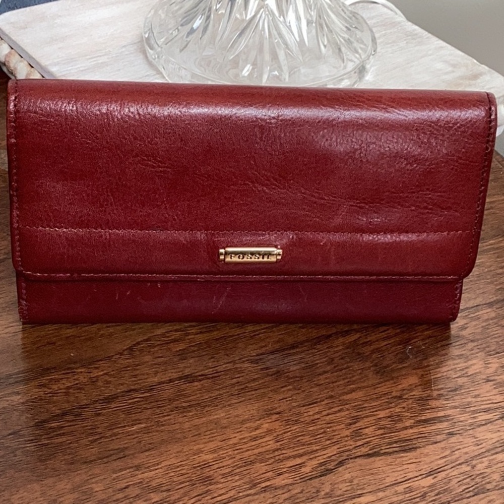 Fossil vintage red, soft genuine leather checkbook wallet